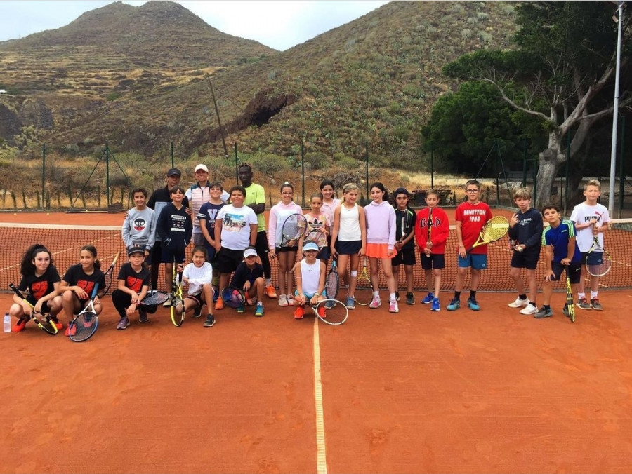 Tarptautinė teniso stovykla vaikams/jaunimui anglų, rusų bei ispanų kalbomis
