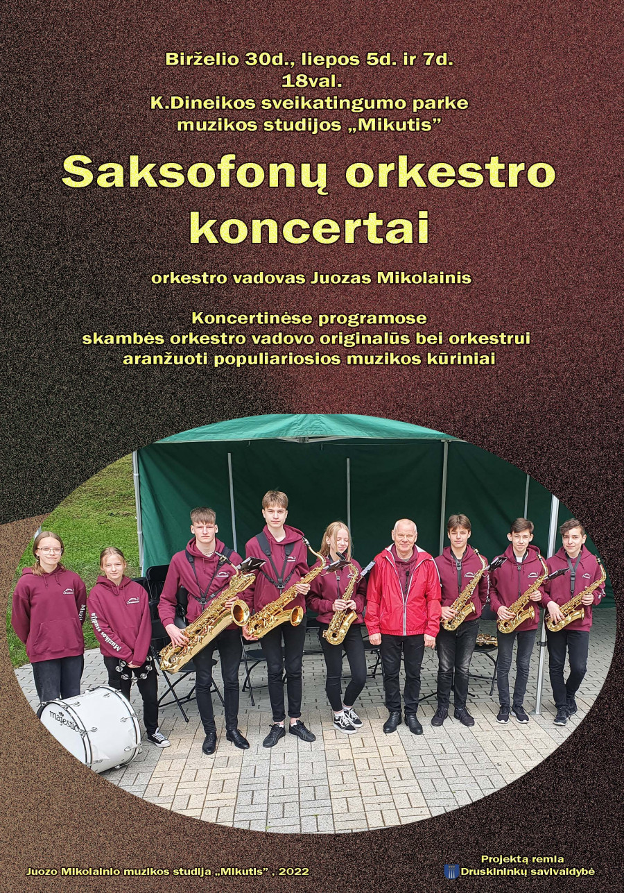 Saksofonų orkestro koncertas Karolio Dineikos sveikatingumo parke